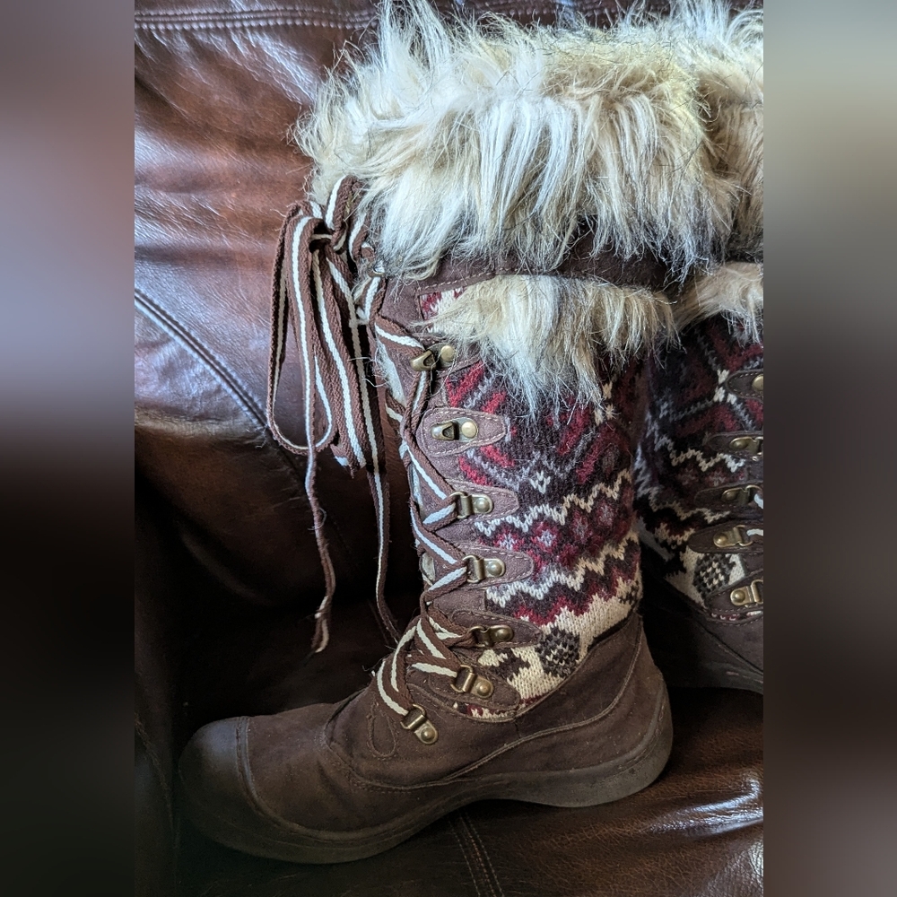 Fur Mukluks Reindeer Pattern Winter Snow Boots Size 6 (As Is) Women's Faux Fur